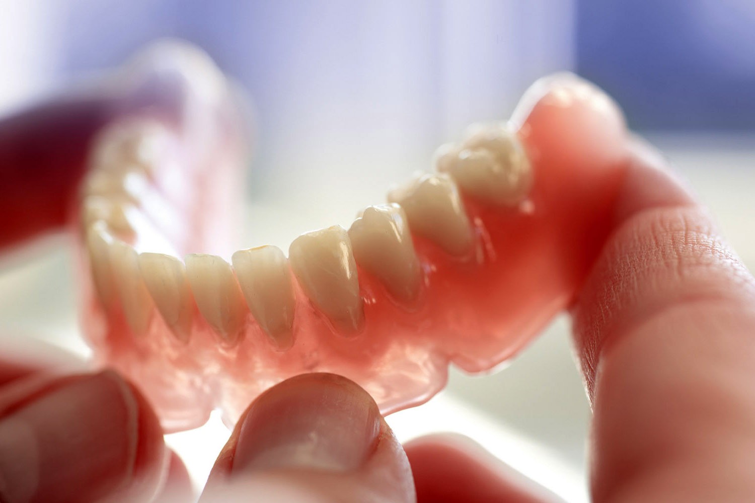 Різновиди протезів для втрати зубів