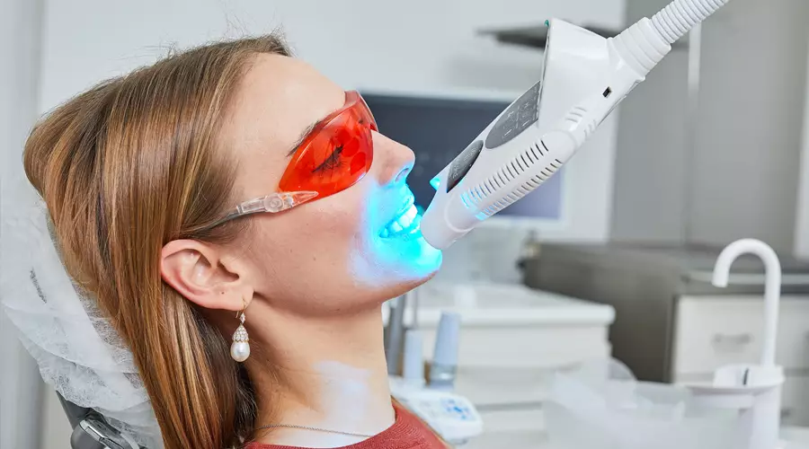 Отбеливание зубов Magic Smile